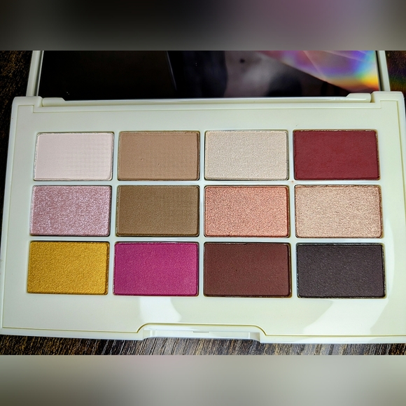 5/75$ JOUER COSMETICS Rose Gold Shimmer Palette - Picture 11 of 16